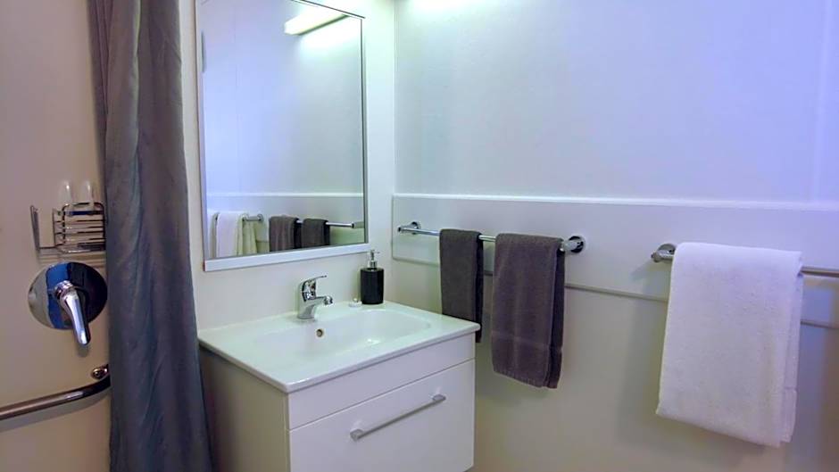 554 Moana Court Motel