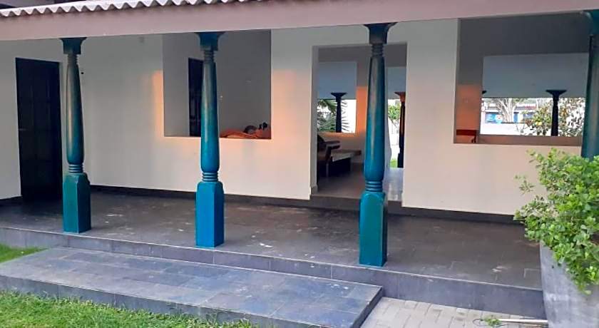 Golden Star Beach Hotel