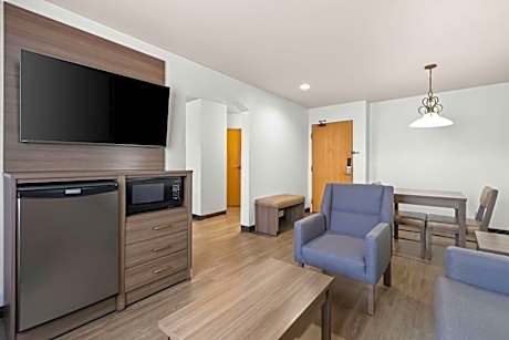 King Suite with Sofa Bed - Non-Smoking
