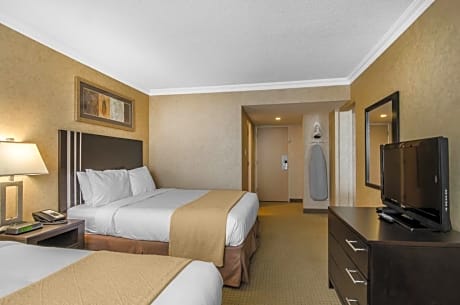 2 Queen Beds Suite Smoking