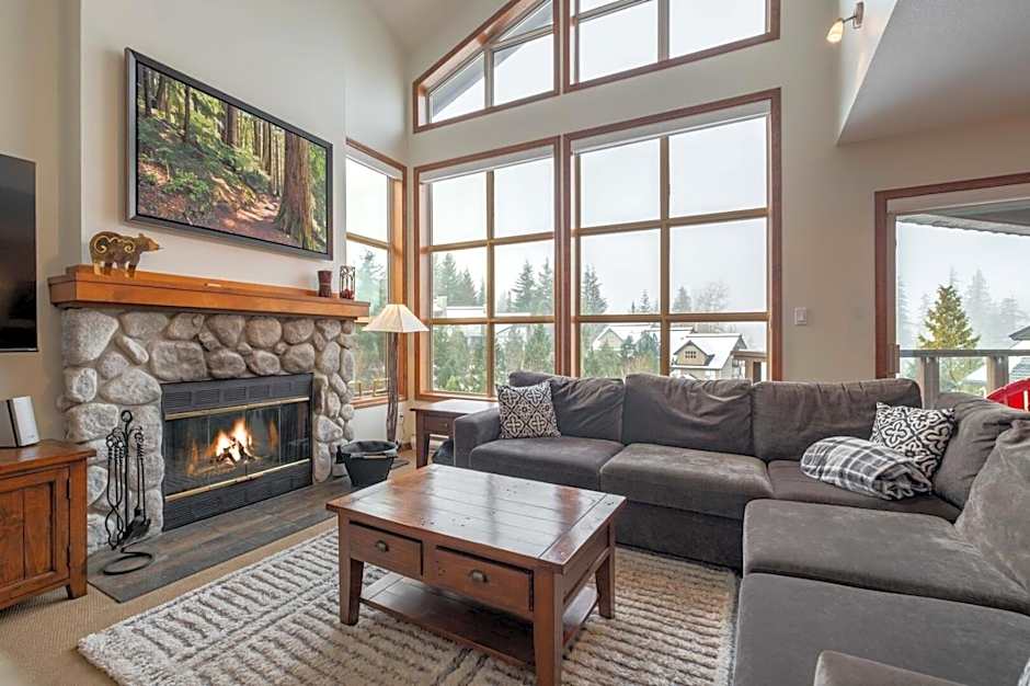 Blackcomb Greens by Outpost Whistler