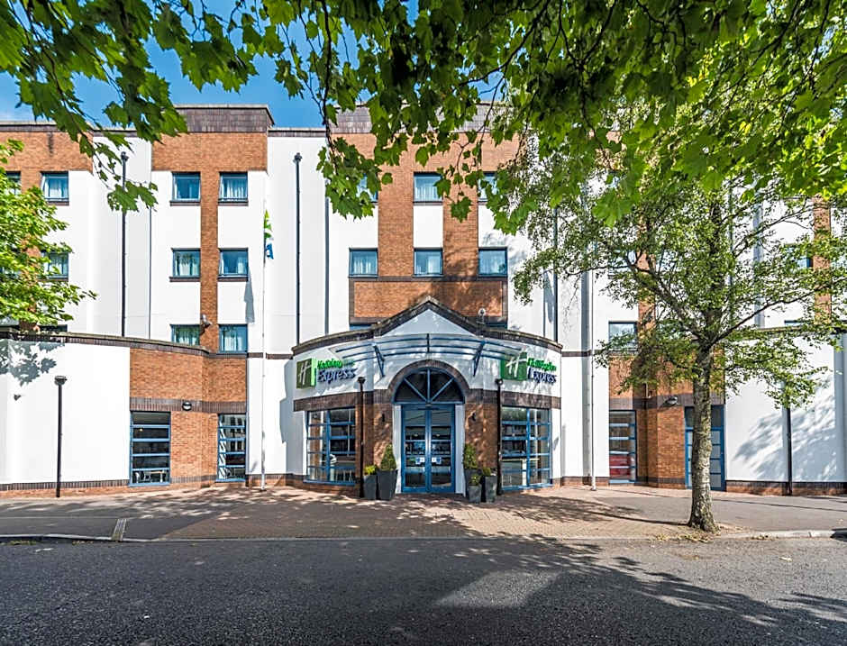 Holiday Inn Express Belfast City Queens Quarter By IHG