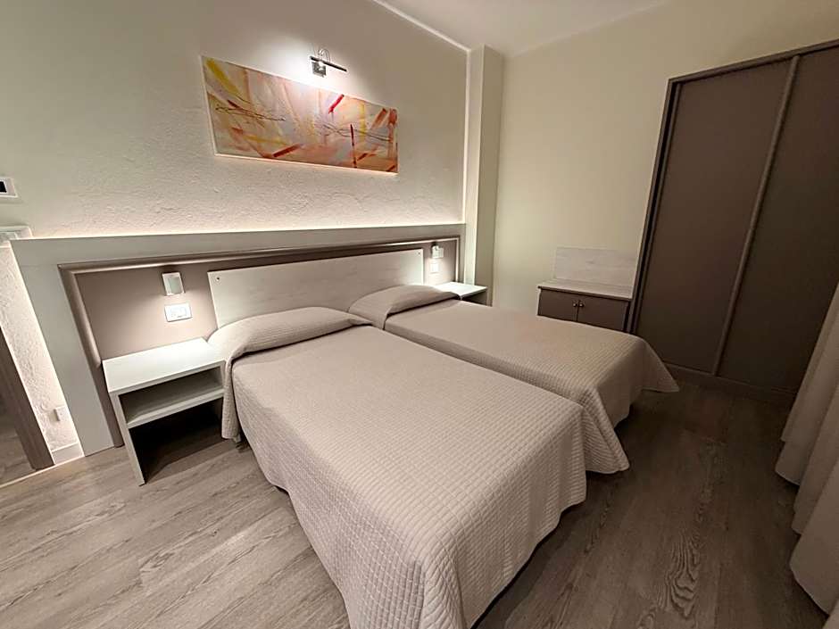 Photo 1 of 1 of 2 Beds