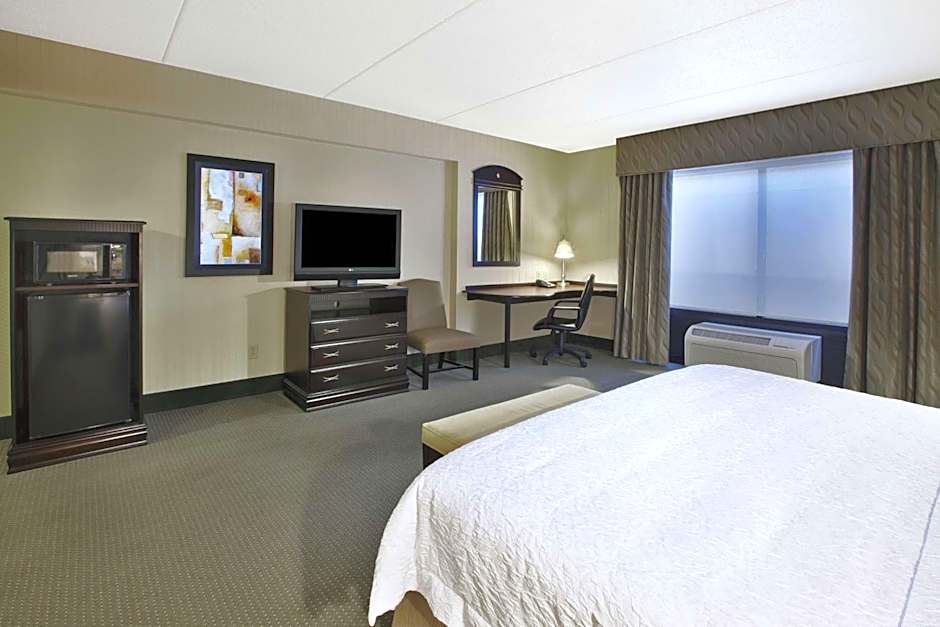 Hampton Inn By Hilton & Suites Plattsburgh