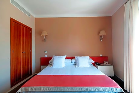 TRIPLE STANDARD ROOM