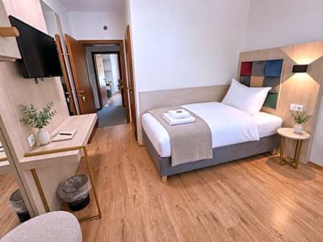 Queen Room with Balcony