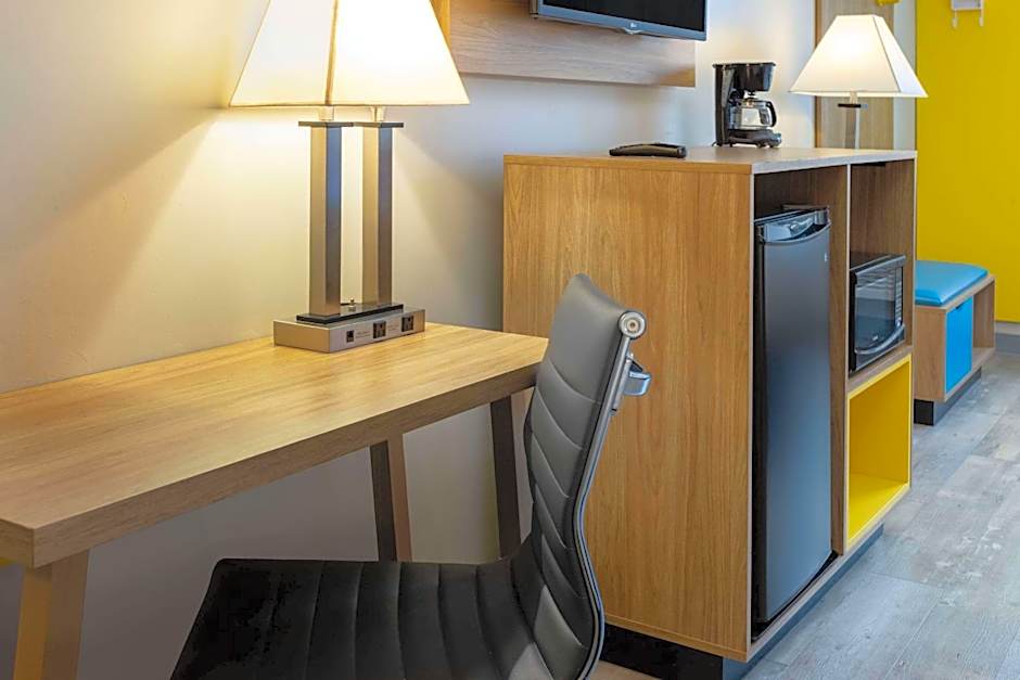 Days Inn & Suites by Wyndham Cherry Hill - Philadelphia