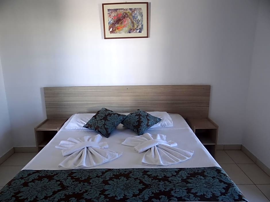 Golfinho Plaza Hotel