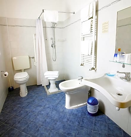 Quadruple Room with Balcony - Disability Access