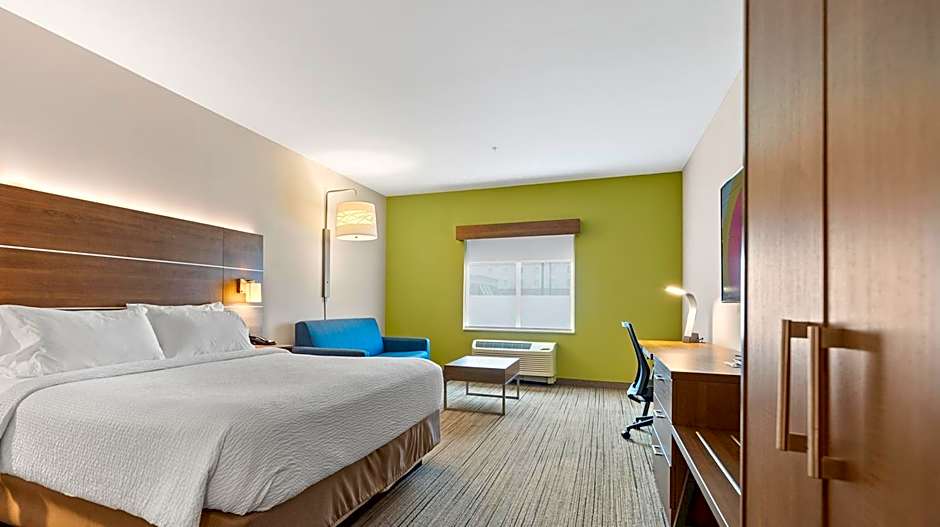 Holiday Inn Express & Suites Macon North By IHG