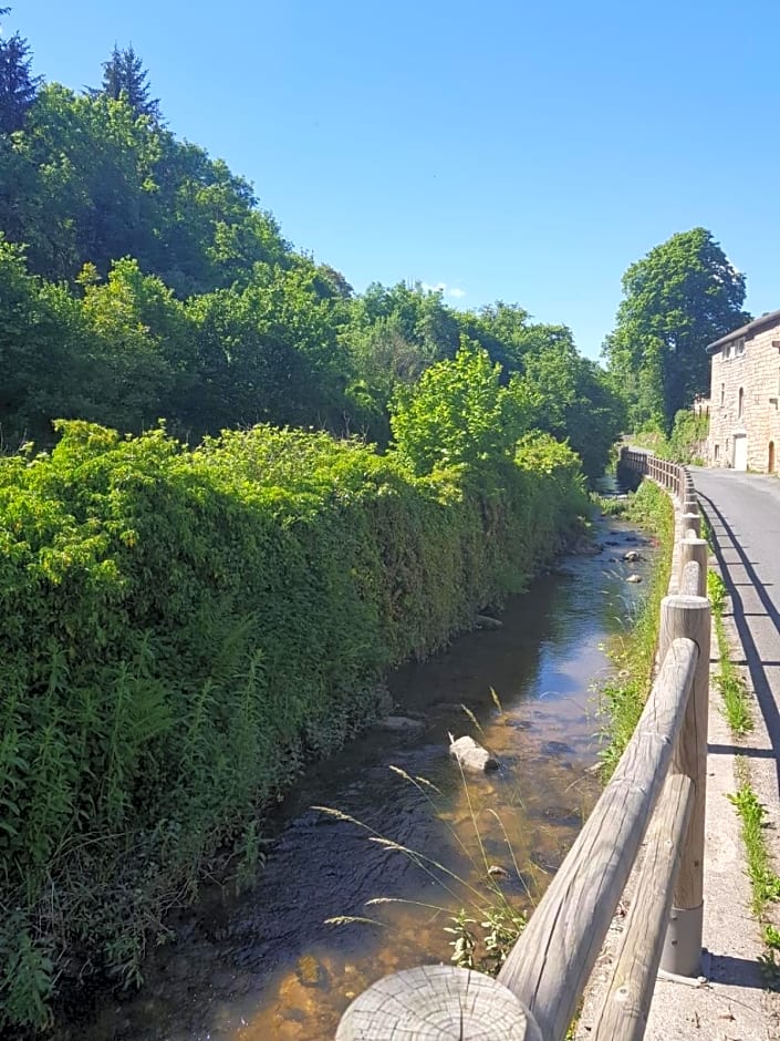 Maison d'Hôtes "La Pierre Pointue"