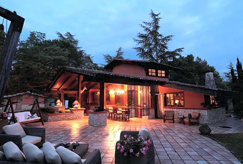 I Lari Castel Del Monte