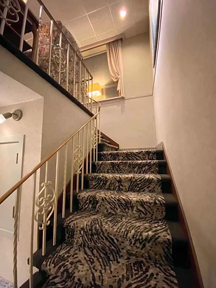 Kingston Hotel