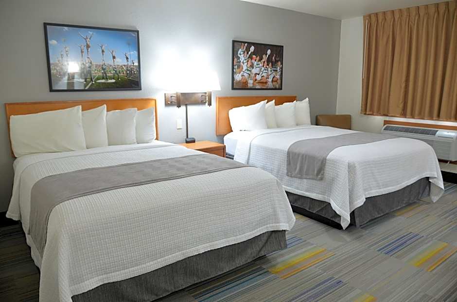 Bearcat Inn and Suites