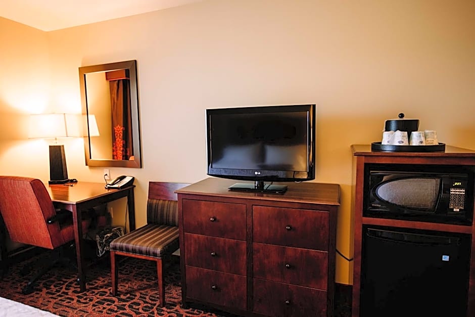 Hampton Inn By Hilton & Suites Minot