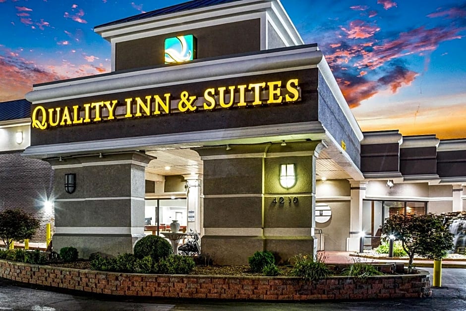 Quality Inn & Suites Kansas City - Independence I-70 East