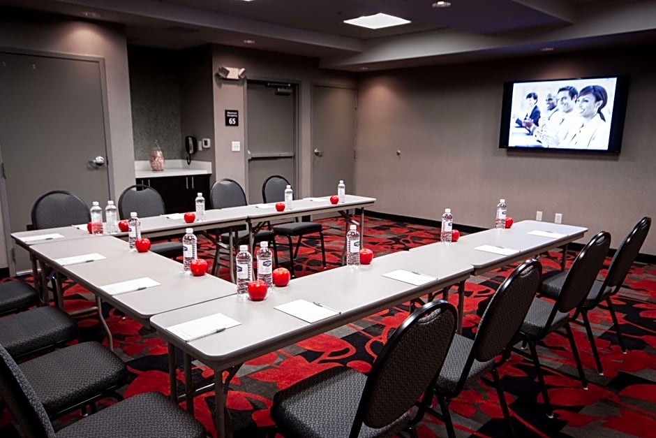 Hampton Inn By Hilton & Suites Roanoke Airport VA