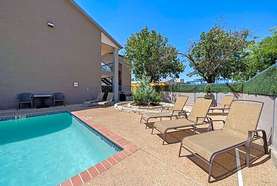 Days Inn by Wyndham Round Rock
