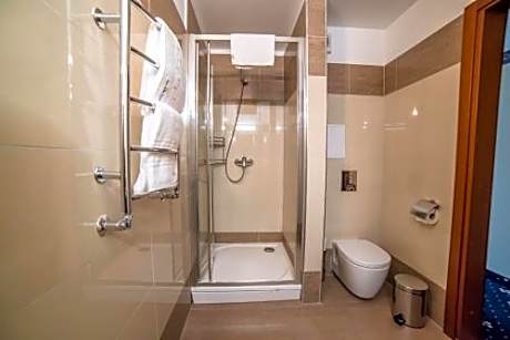 Amber Slipper Package