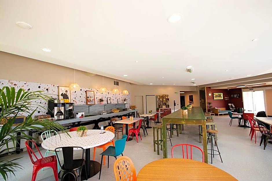 greet Hotel Castres Saix
