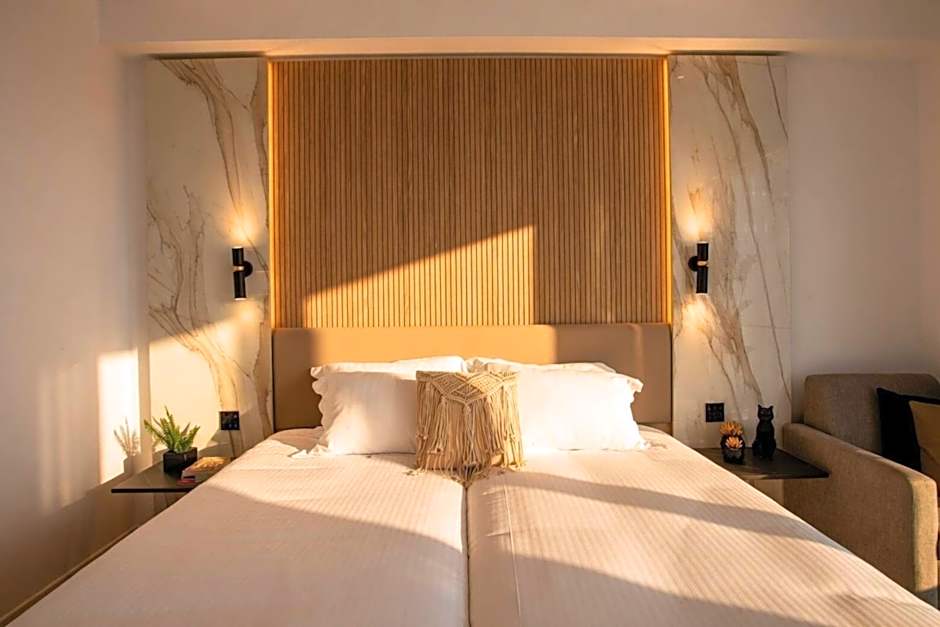 Cavo Maris Beach Hotel