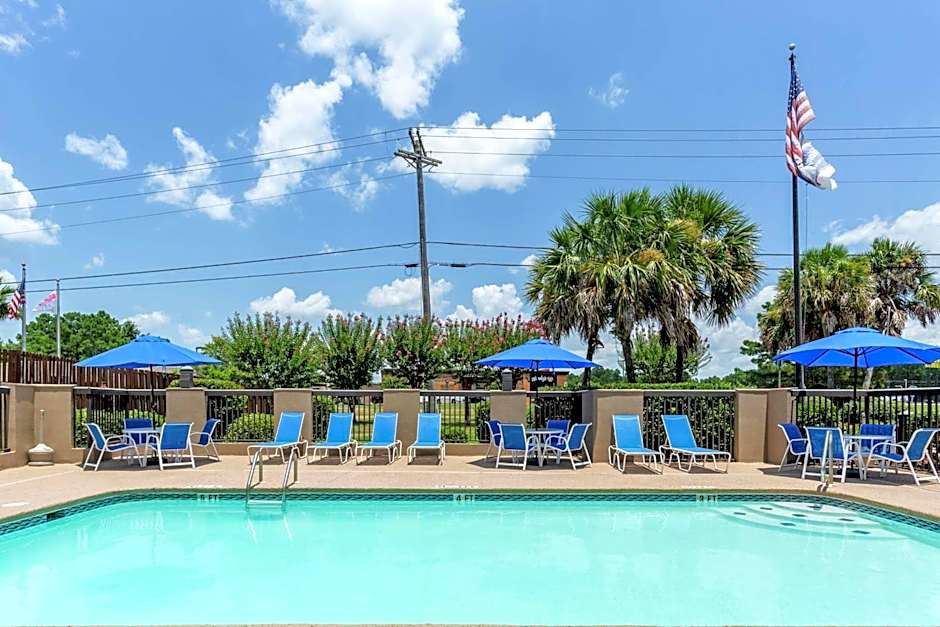 Hampton Inn By Hilton Biloxi/Ocean Springs