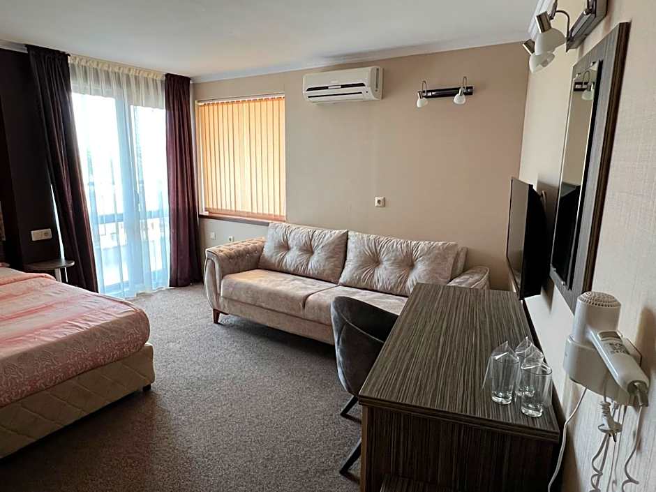 Hotel Lazur