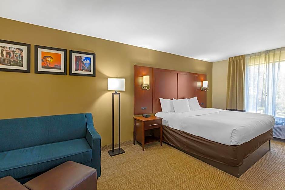 Comfort Suites Savannah Gateway I-95