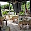 Logis Hotels - Auberge de l'Île - Hôtel 3 étoiles et Restaurant