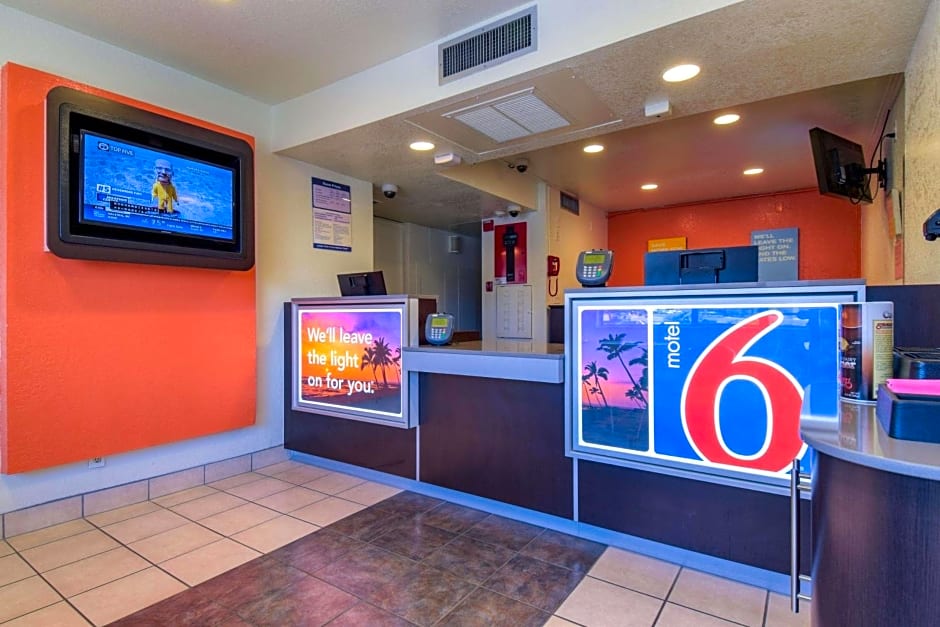 Motel 6 Jurupa Valley, CA - Riverside West