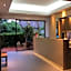 B Boutique Hotel