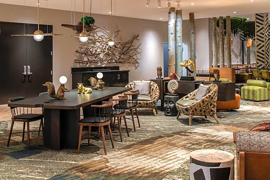Hotel Paradox, Autograph Collection