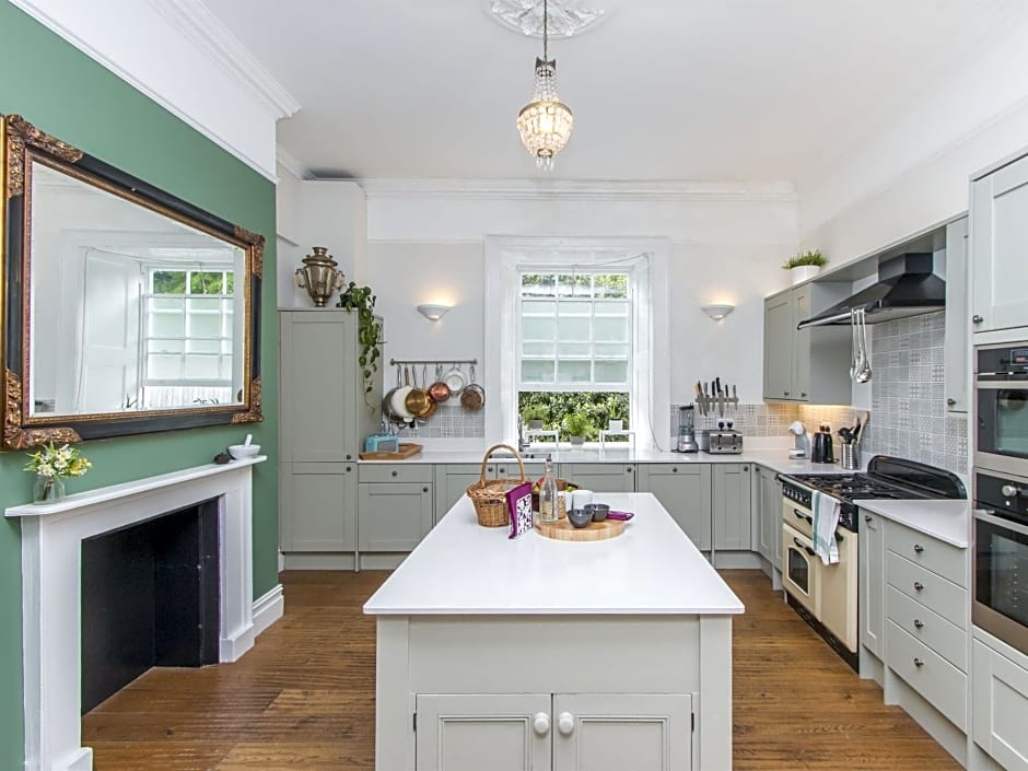 3 Berkeley Square Guesthouse