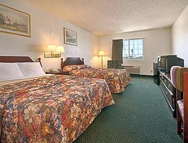 Super 8 by Wyndham Neosho