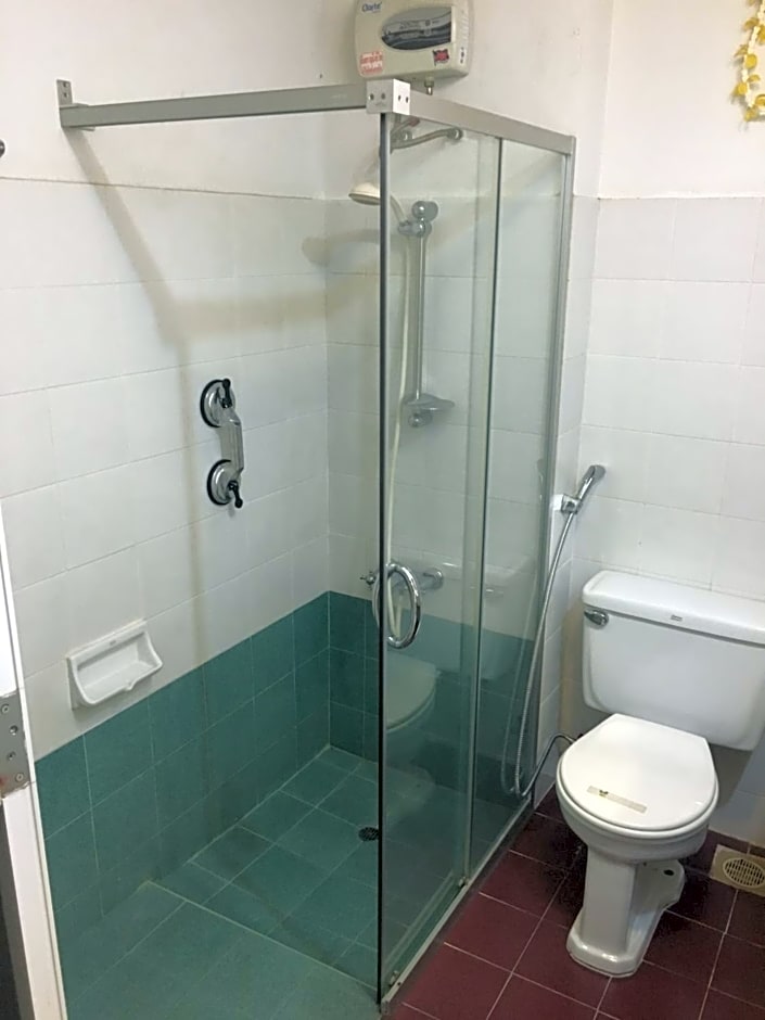 B&B View Talay 1B by Franco Jontiem