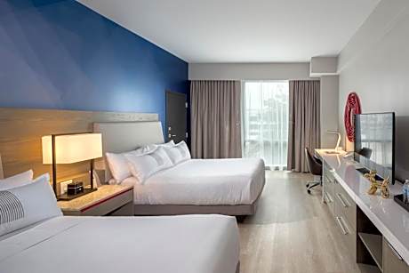 Deluxe Queen Room with Two Queen Beds - Mobility Access/Non-Smoking