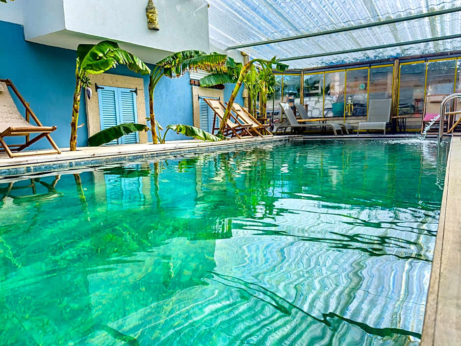 Banana Alaçatı Food & Stay - Adults Only