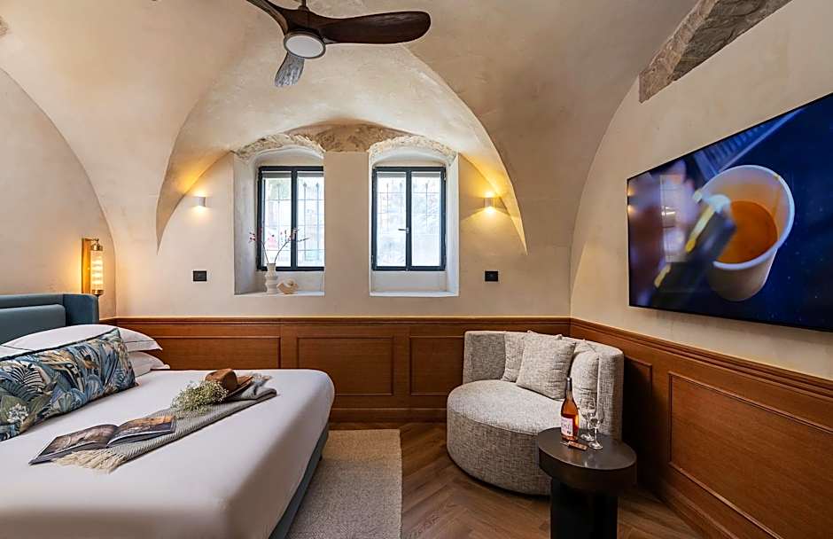 Villa Albi - Machne Yehuda Hotel