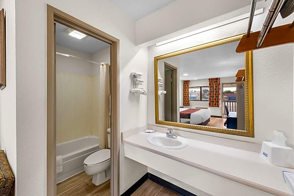 Americas Best Value Inn Kansas City E Independence