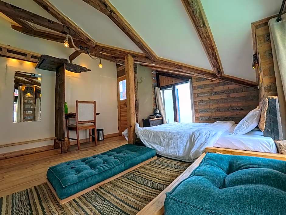 Photo 1 of 9 of Attic