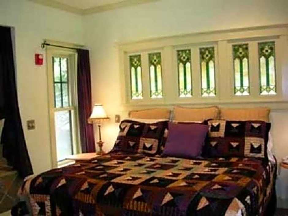 Far View - A Bed & Breakfast Estate