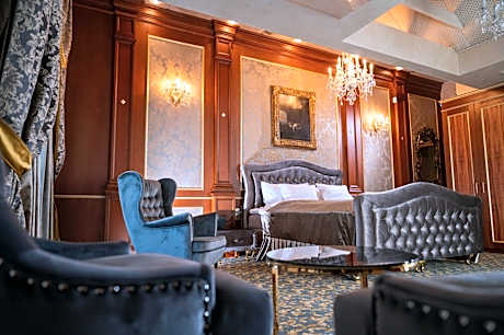 Deluxe Double Room with Balcony and Sea View