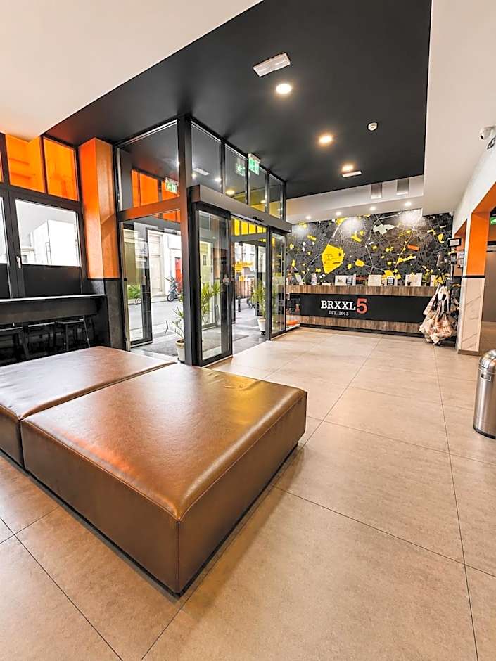 Brxxl 5 City Centre Hostel