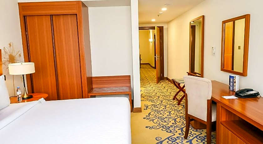 City Seasons Al Hamra Hotel