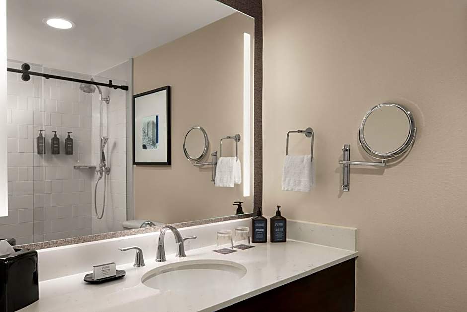 Sheraton Milwaukee Brookfield
