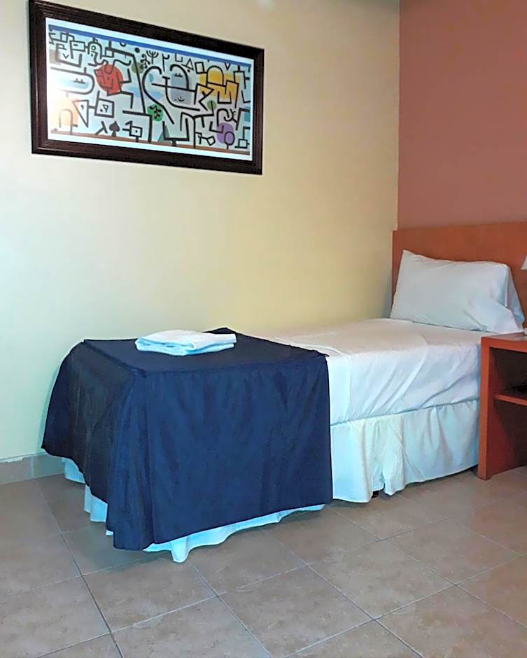 Photo 1 of 11 of Small Single Room