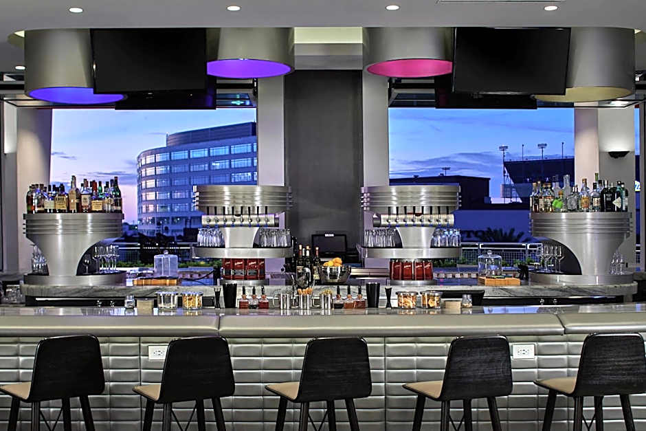 The Daytona, Autograph Collection