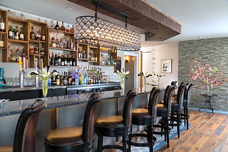 L'Auberge Provencale Inn & Restaurant