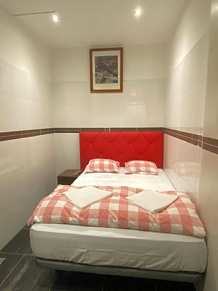 Hostal Granvia 628