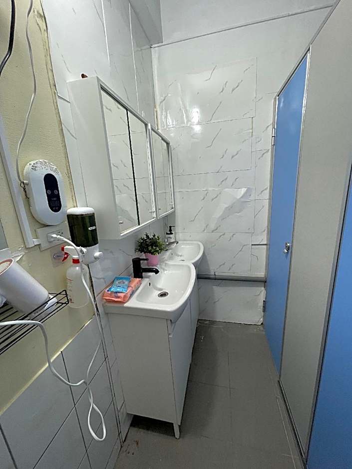 Jing Cheng Youth Hostel